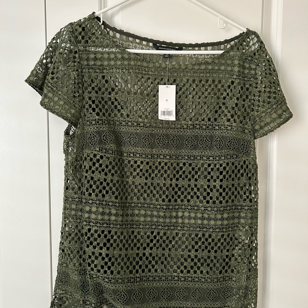 Banana Republic Graphic Green Cropped Blouse